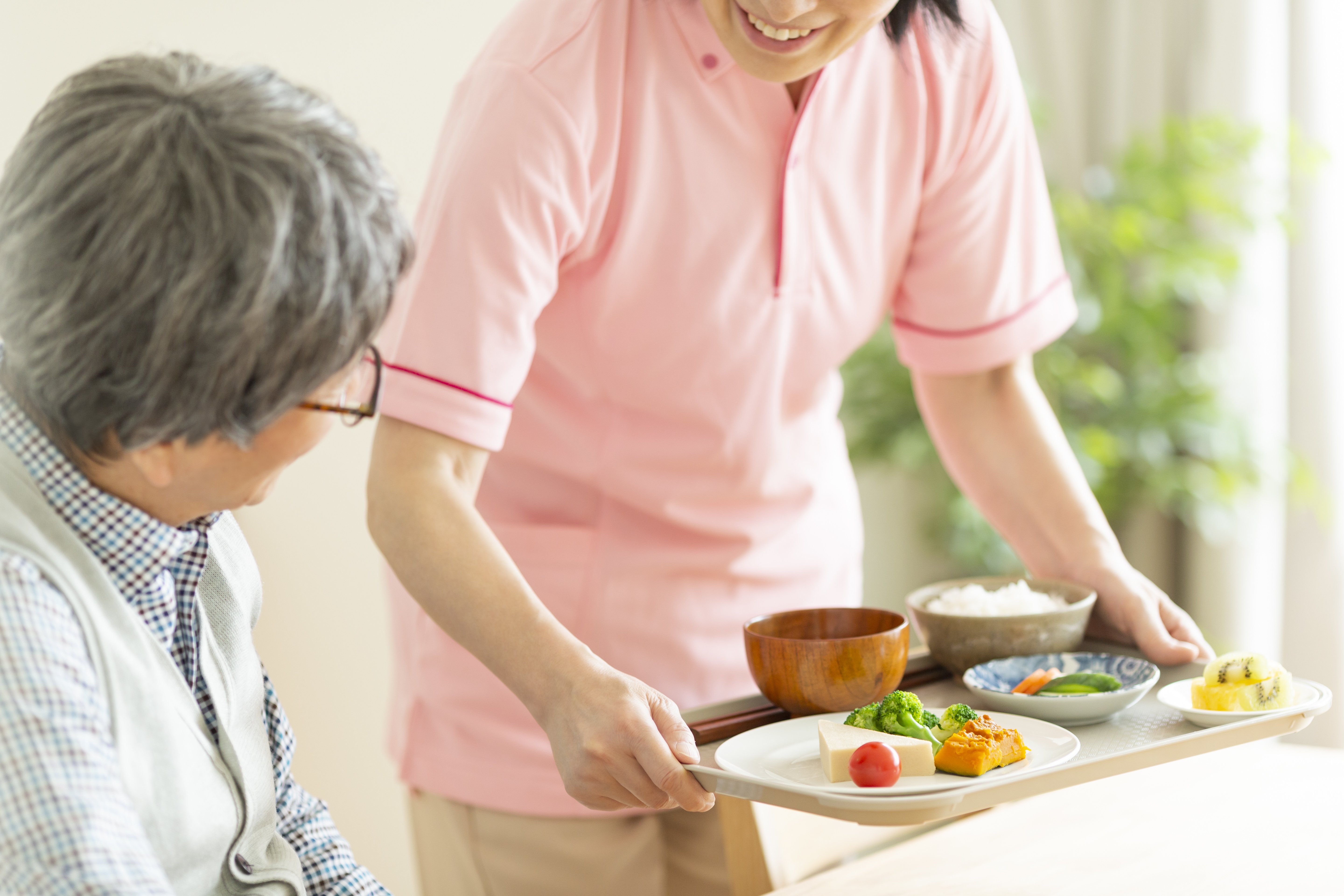 How Meal Preparation Services Keep Seniors Safe at Home