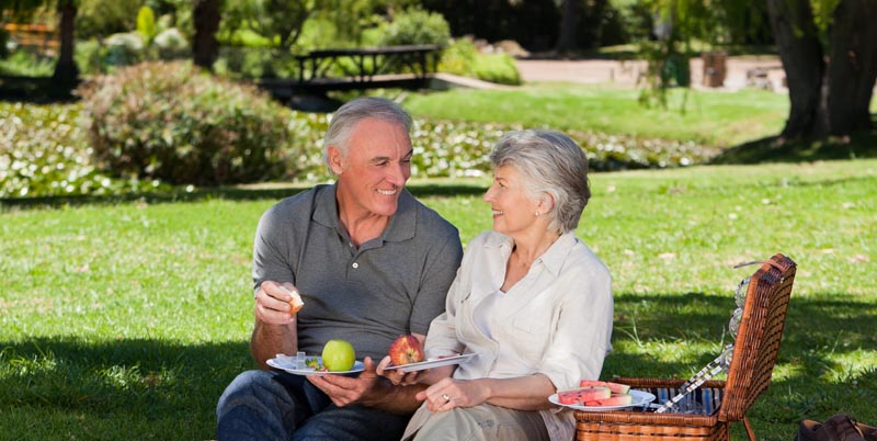 Planning a Diabetic-Friendly Picnic for Seniors
