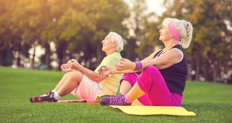 6 Benefits Seniors Can Gain from Doing Yoga